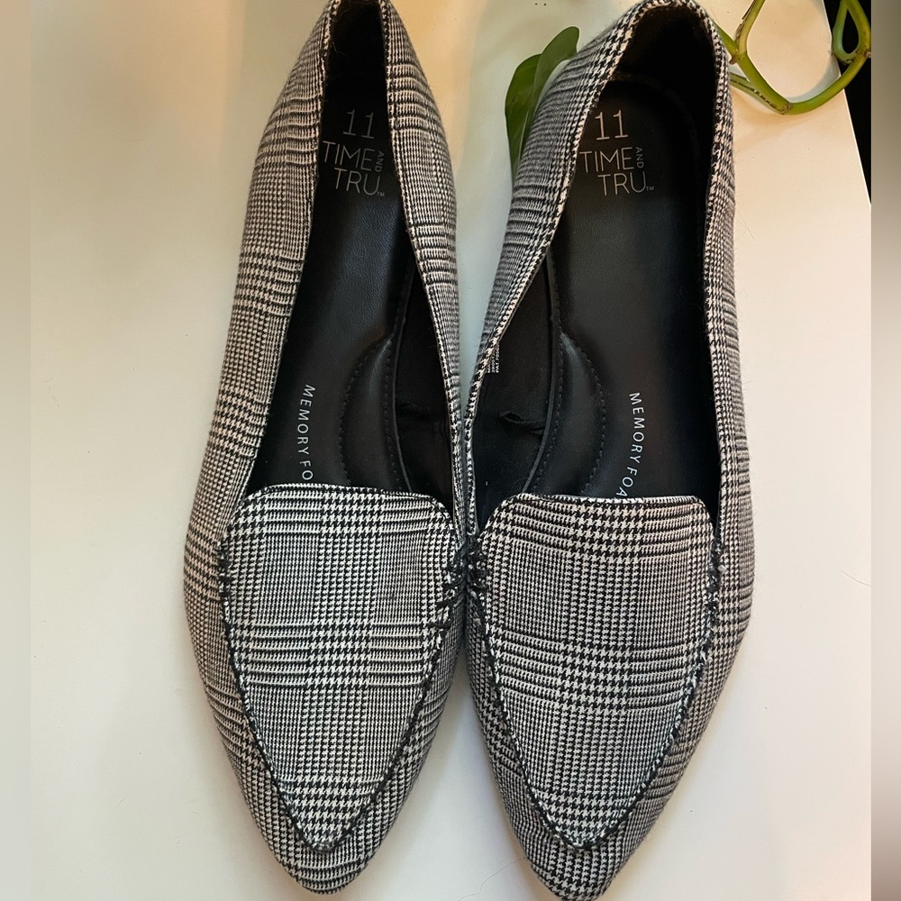 Time and Tru Flats - Size 11